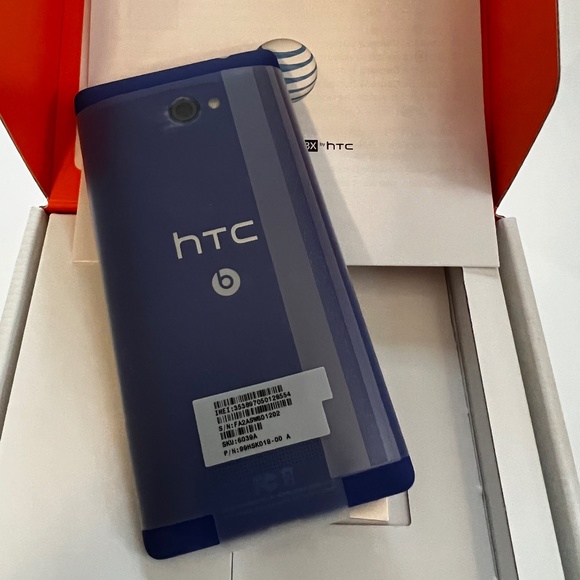 HTC Windows Phone 8x - Picture 4 of 4